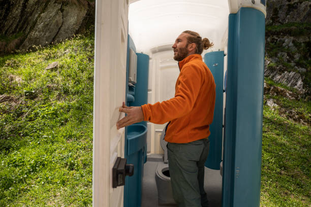 Portable Toilet Options We Offer in Mccom, OH